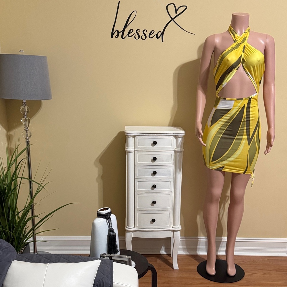 🔥Sexy cut out bodycon Halter Dress